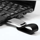 USB flash-карта "Lerix" (8Гб), черный, 6х2,5х1,3см, металл, искусственная кожа USB flash-карта "Lerix" (8Гб), черный, 6х2,5х1,3см, металл, искусственная кожа